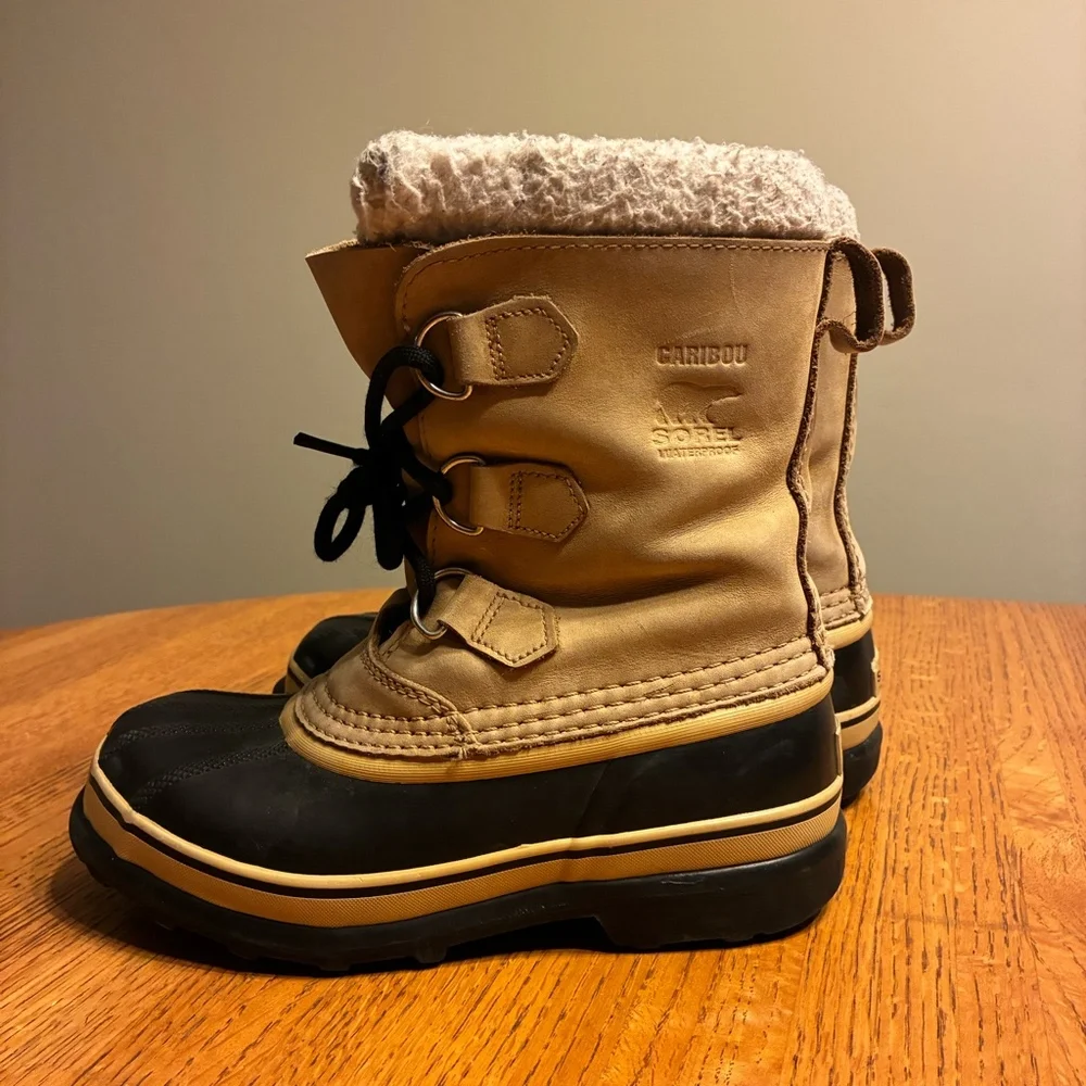 Sorel‎ Caribou Waterproof Winter Snow Boots Tan Black Kids Size 3 LY1000-281